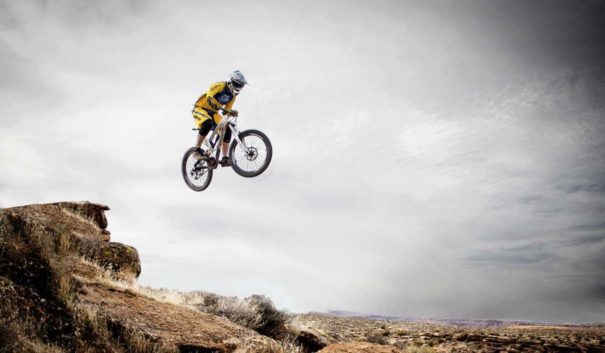 Top 10 Awesome & Daring Sports Top 10 Awesome & Daring Sports