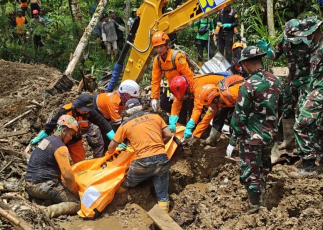 Pencarian Korban Longsor Banjarnegara Terkendala Cuaca Buruk, 18 Warga Masih Hilang