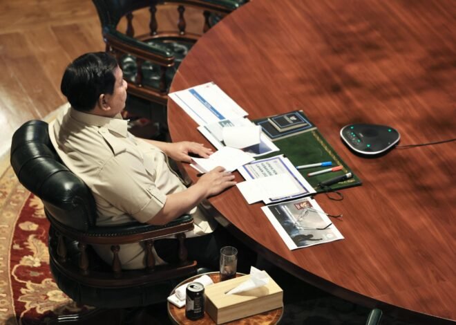 Presiden Prabowo Pimpin Rapat Strategis Penertiban Hutan dan Tambang di Hambalang