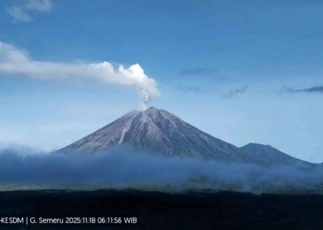 Status Gunung Semeru Naik ke Level IV Awas, Warga Diminta Jauhi Radius 8–20 Km