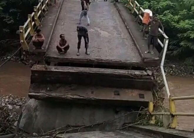 Cuaca Ekstrem Rusak Lima Jembatan di Kota Padang, Warga Diminta Waspada