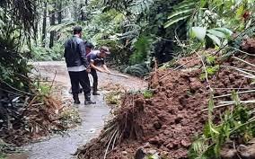 Cilacap Diterjang Banjir dan Longsor Usai Hujan Deras Melanda Sejak Dini Hari