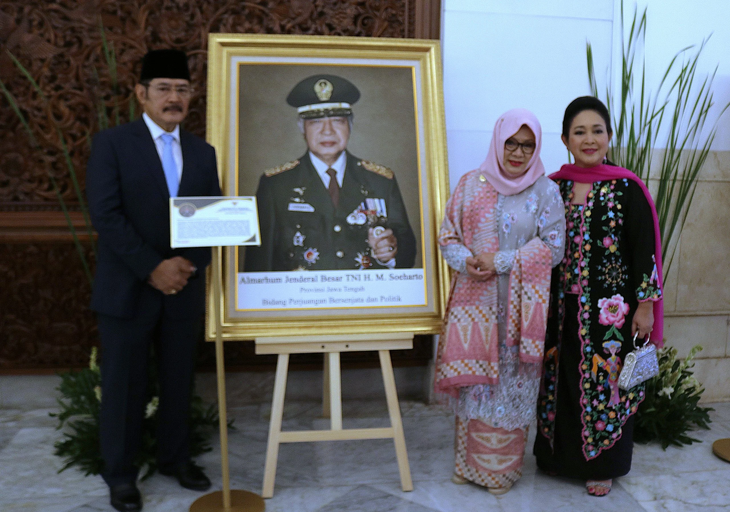 Dinamika Politik Kemarin: Penetapan 10 Pahlawan Nasional Baru hingga Pembahasan Komisi Reformasi Polri