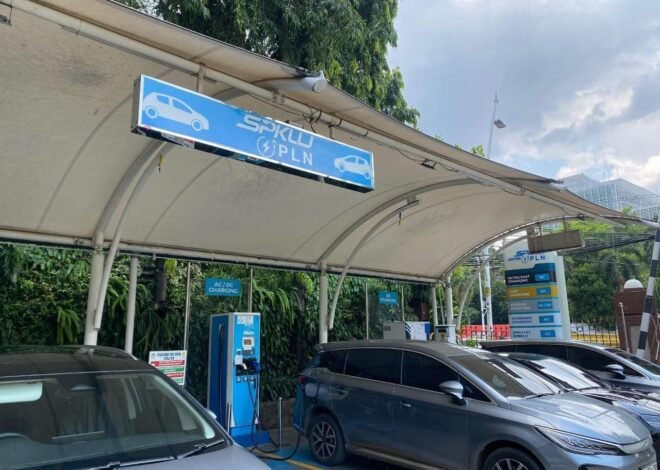 Perkuat Ekosistem Kendaraan Listrik, PLN Resmikan Dua SPKLU