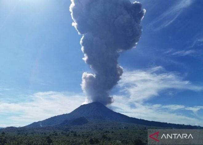 Gunung Ibu Halmahera Barat Erupsi, Kolom Abu Capai 800 Meter