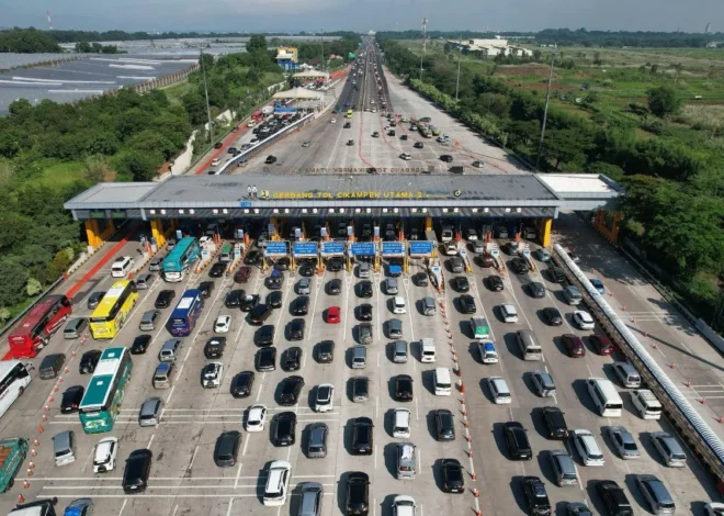 JTT Siapkan Layanan Transaksi Maksimal di Gerbang Tol Cikampek Utama Saat Arus Balik Natal
