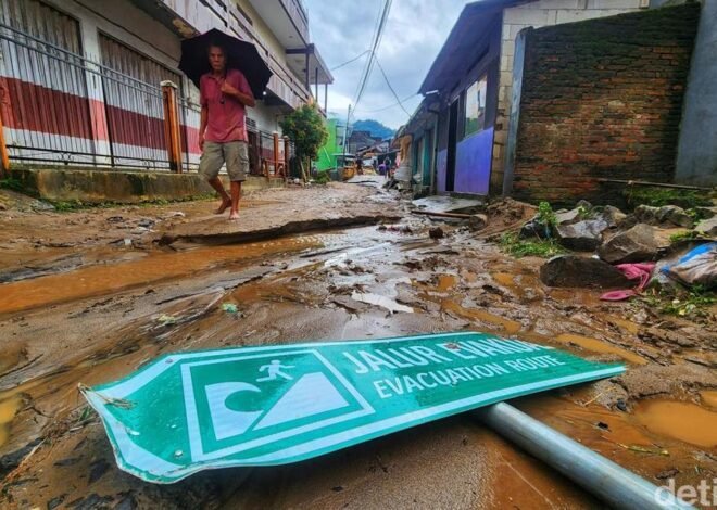 Longsor dan Banjir Terjang 9 Kecamatan di Sukabumi, BPBD Lakukan Penanganan Darurat