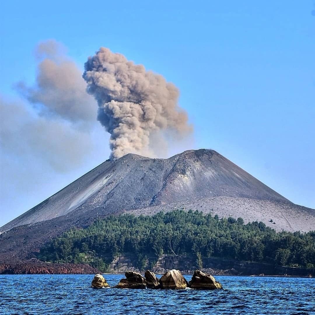 Polda Banten Imbau Warga Waspadai Cuaca Ekstrem dan Aktivitas Gunung Anak Krakatau Level II