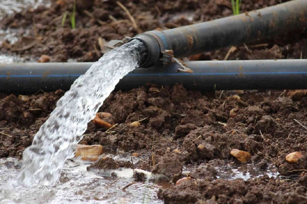 Baznas Salurkan Air Bersih dan Bantuan Logistik untuk Korban Banjir Padang