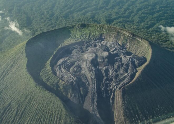 Update Gunung Ibu Maluku Utara: Erupsi 600 Meter, Status Level II, Warga Diimbau Waspada