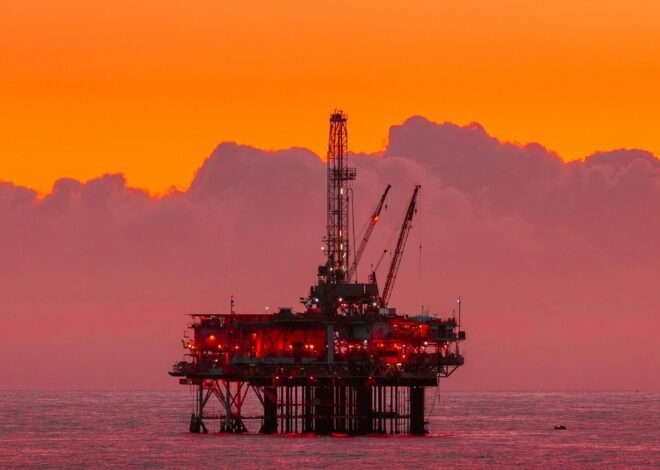 Harga Minyak Dunia Turun, Kekhawatiran Kelebihan Pasokan dan Geopolitik Rusia-Ukraina