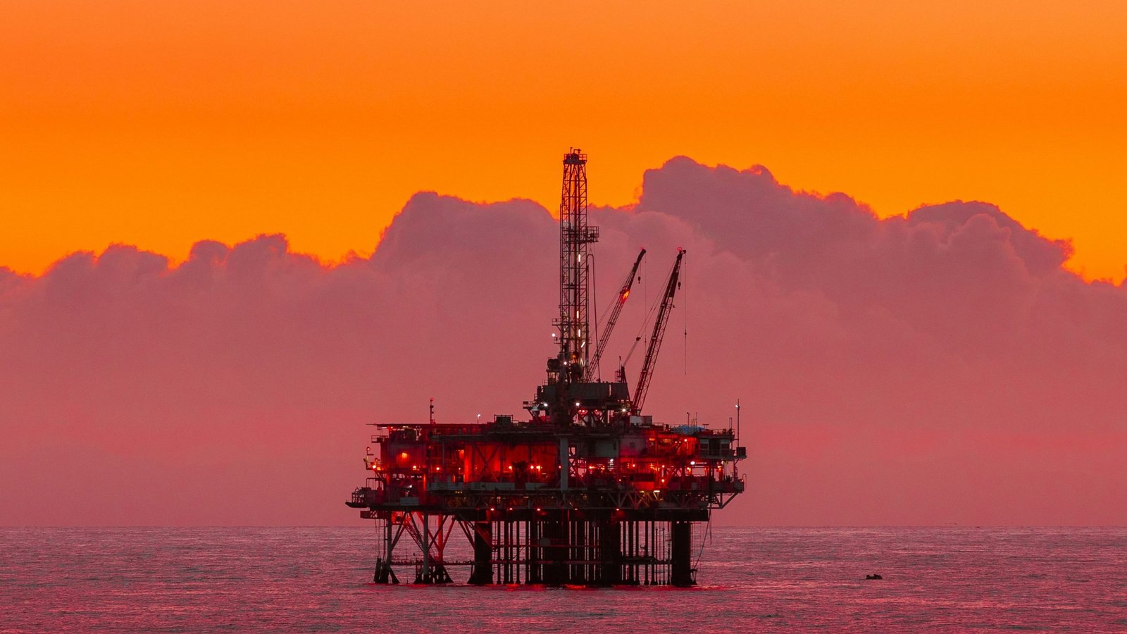 Harga Minyak Dunia Turun, Kekhawatiran Kelebihan Pasokan dan Geopolitik Rusia-Ukraina