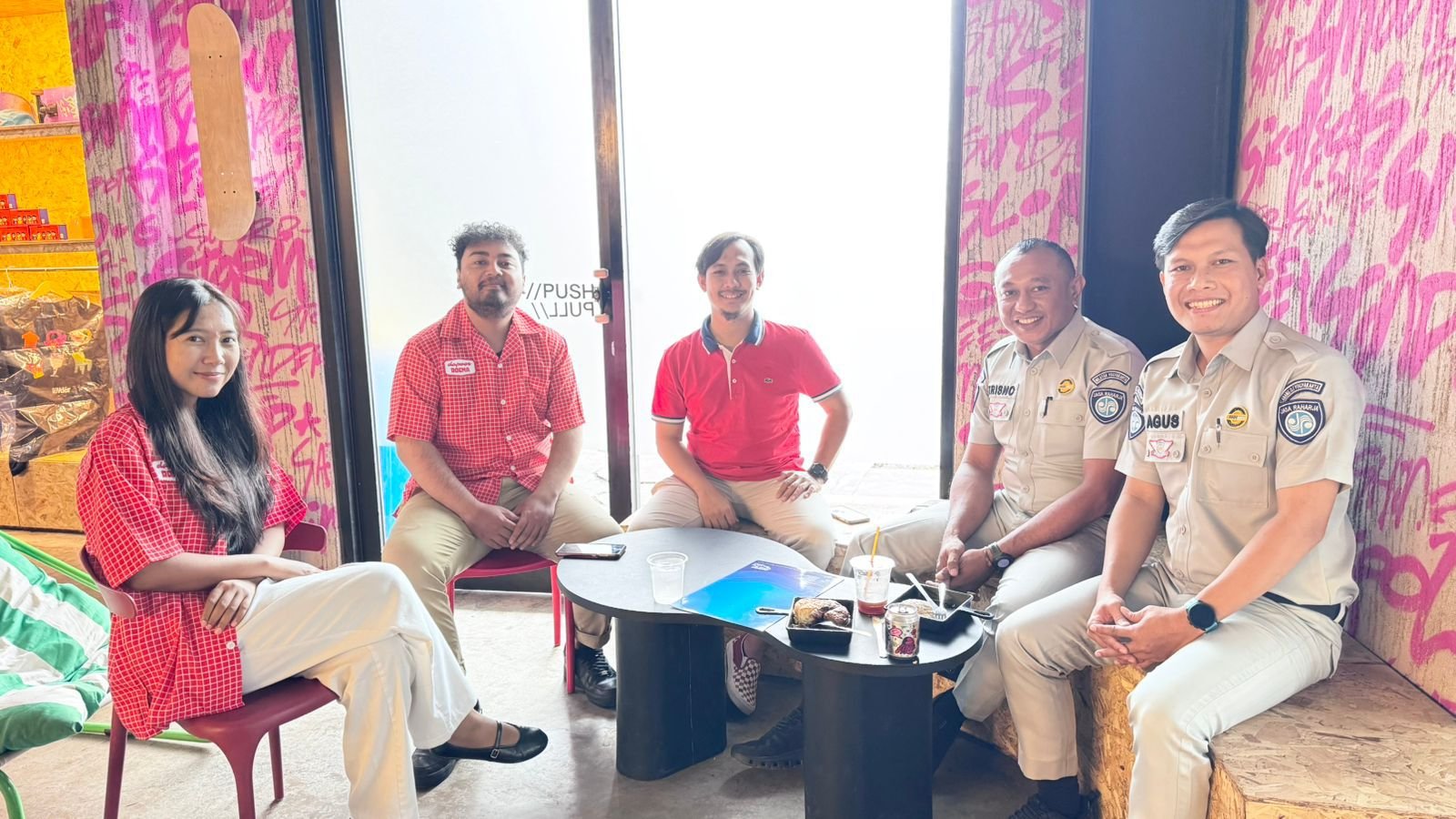 Patuh Bayar PKB dan SWDKLLJ, Nikmati Diskon 10 Persen di Sender Coffee & Dapoer Roema