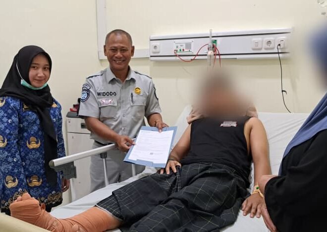 Percepatan Pelayanan Santunan, Jasa Raharja Serahkan Santunan Korban Laka Lantas di RS Karsa Husada Batu