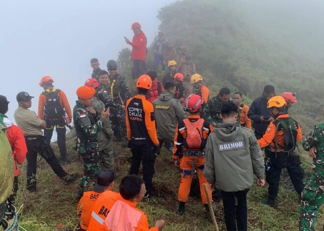 Terkendala Medan dan Cuaca, Tim SAR Bertahan di Lokasi Jatuhnya Pesawat di Bulusaraung