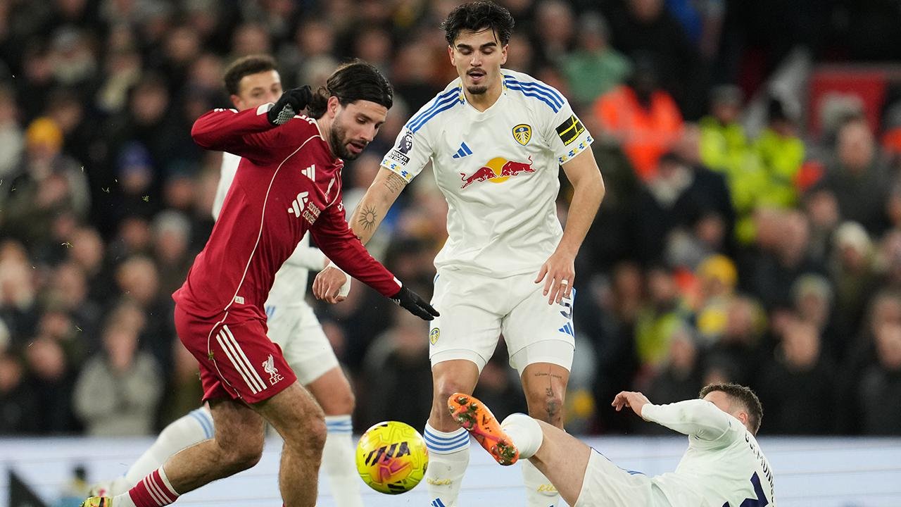 Liverpool Ditahan Leeds United 0-0 di Anfield, Tertahan di Peringkat Empat