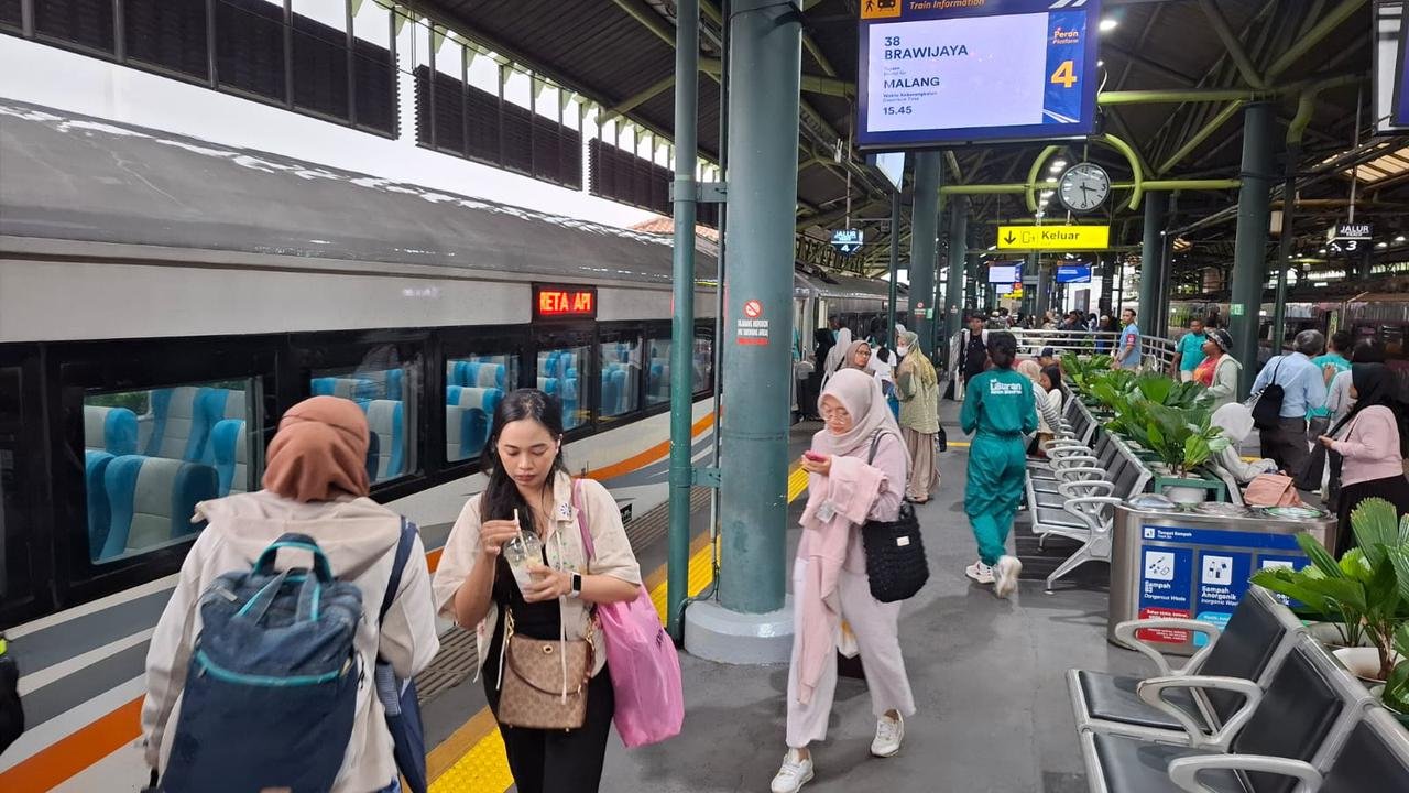 Penjualan Tiket Kereta Api Natal & Tahun Baru 2025/2026 Capai 3,87 Juta, Okupansi Jarak Jauh Lebihi 100%