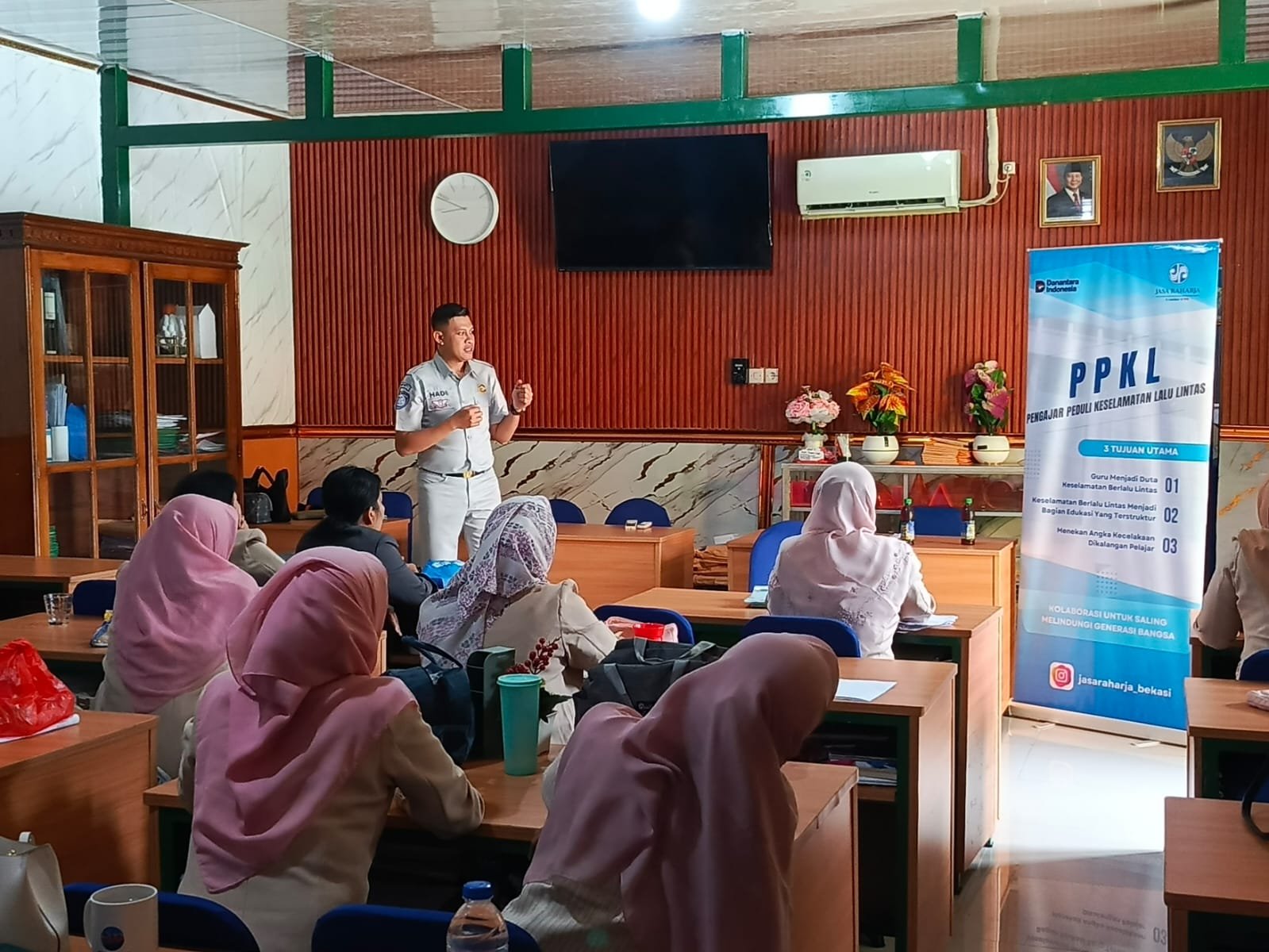 Ciptakan Generasi Taat Lalu Lintas, Jasa Raharja Bekasi Bekali Guru SMK Travina Prima Lewat Program PPKL