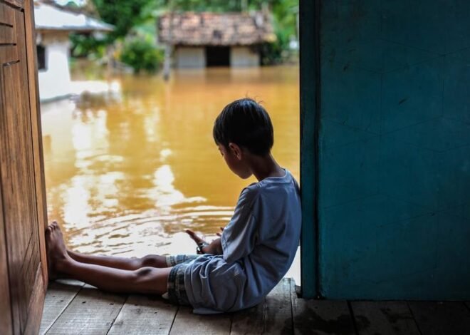 BPBD Catat 1.108 Warga Serang Bertahan di Pengungsian Akibat Banjir