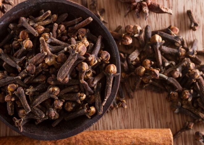 Minyak Cengkeh: Khasiat dan Risiko bagi Kesehatan