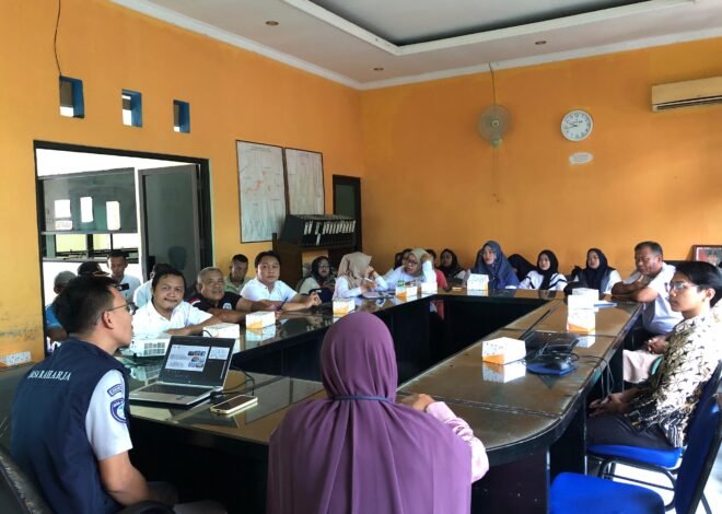 Jasa Raharja Karawang Gelar Pelatihan Pertolongan Pertama Gawat Darurat Di Desa Cariumulya Bersama RS Amanda Mitra Keluarga