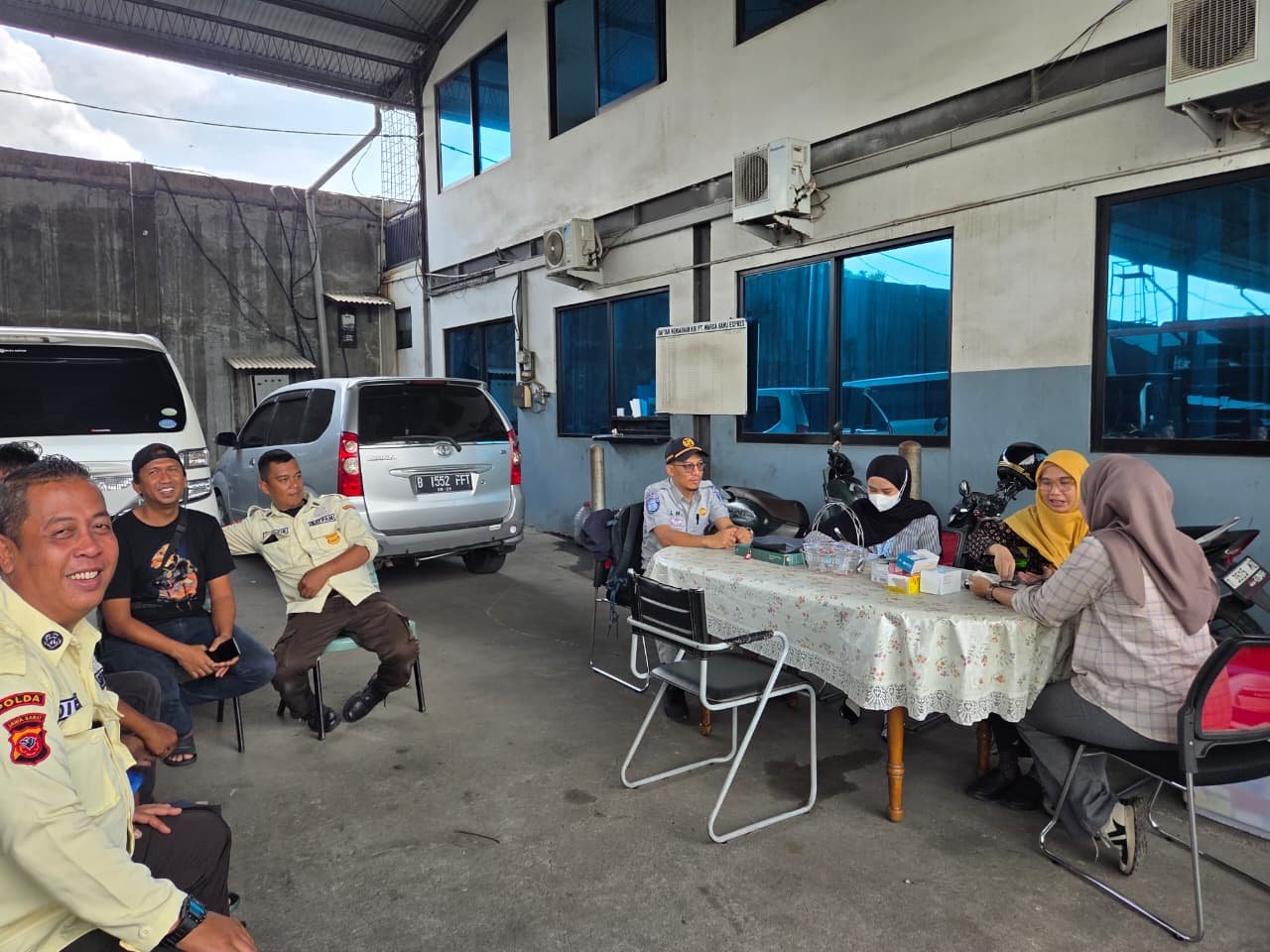Upaya Preventif Kecelakaan, Jasa Raharja Karawang Selenggarakan Pemeriksaan Kesehatan Bagi Pengemudi Di PO Warga Baru