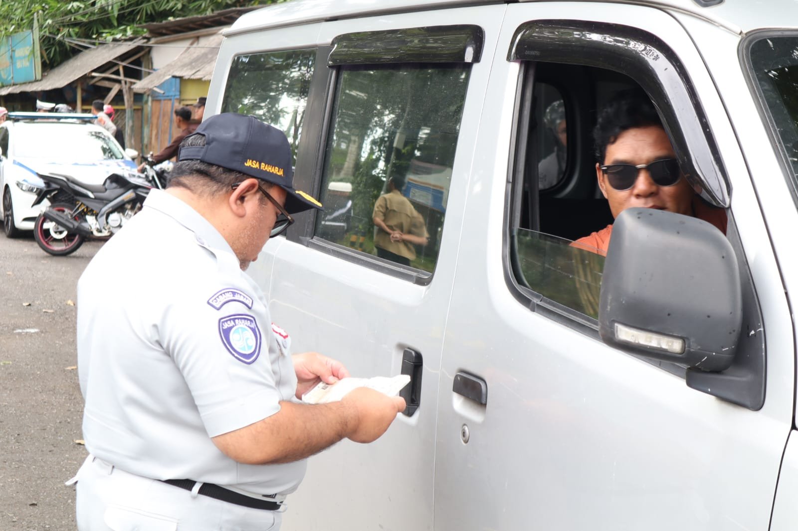 Jasa Raharja Cabang Tasikmalaya Ikuti Operasi Gabungan KTMDU dan Kamseltibcarlantas di Wilayah Kecamatan Kalipucang Kabupaten Pangandaran