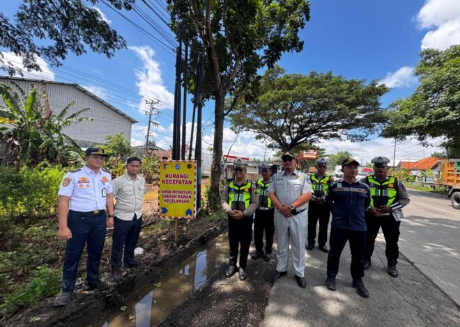 Jasa Raharja Cabang Pati Pasang Papan Himbauan Keselamatan Di Empat Titik Rawan Kecelakaan