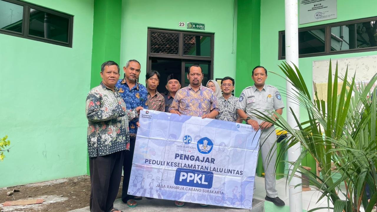 Jasa Raharja Surakarta Gelar Safety Campaign PPKL dan Pelatihan PPGD di MAN 1 Surakarta