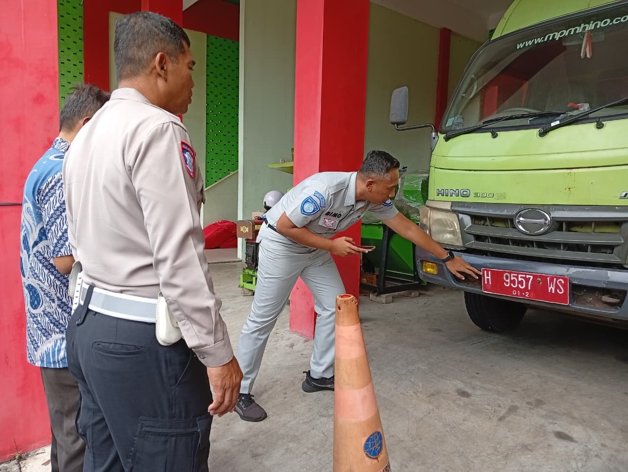 Jasa Raharja Semarang dan Bapenda Sisir Kepatuhan Pajak Kendaraan di Dinas Lingkungan Hidup Kota Semarang