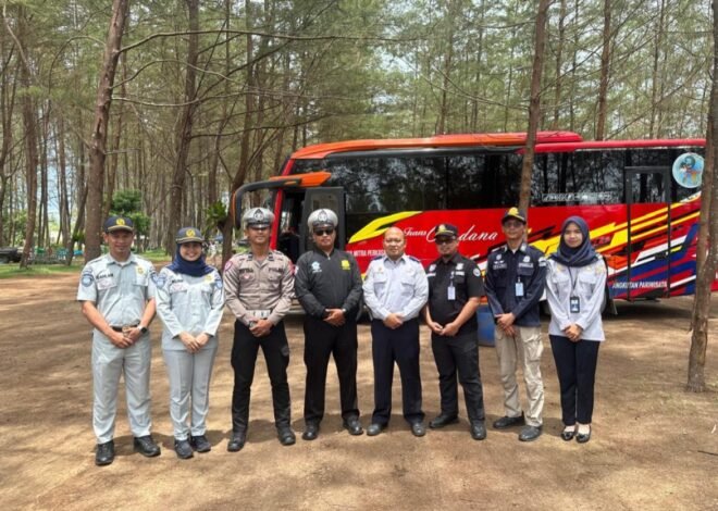 Perkuat Keselamatan Wisata, PT Jasa Raharja Kanwil Kalimantan Timur Laksanakan Ramp Check Angkutan Umum di Pantai Lamaru dan Pantai Manggar