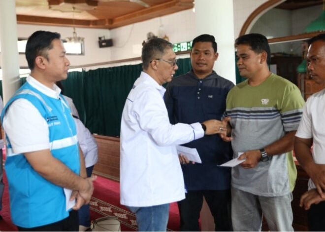 Bersama Forum BUMN Riau Jasa Raharja Kunjungi dan Bagikan Bantuan Korban Banjir di Agam Sumbar