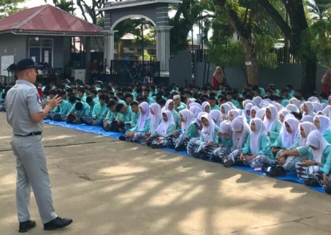 Jasa Raharja Sumbar dan Ditlantas Polda Edukasi Siswa SMAN 6 Padang, Tanamkan Budaya Tertib Berlalu Lintas Sejak Dini