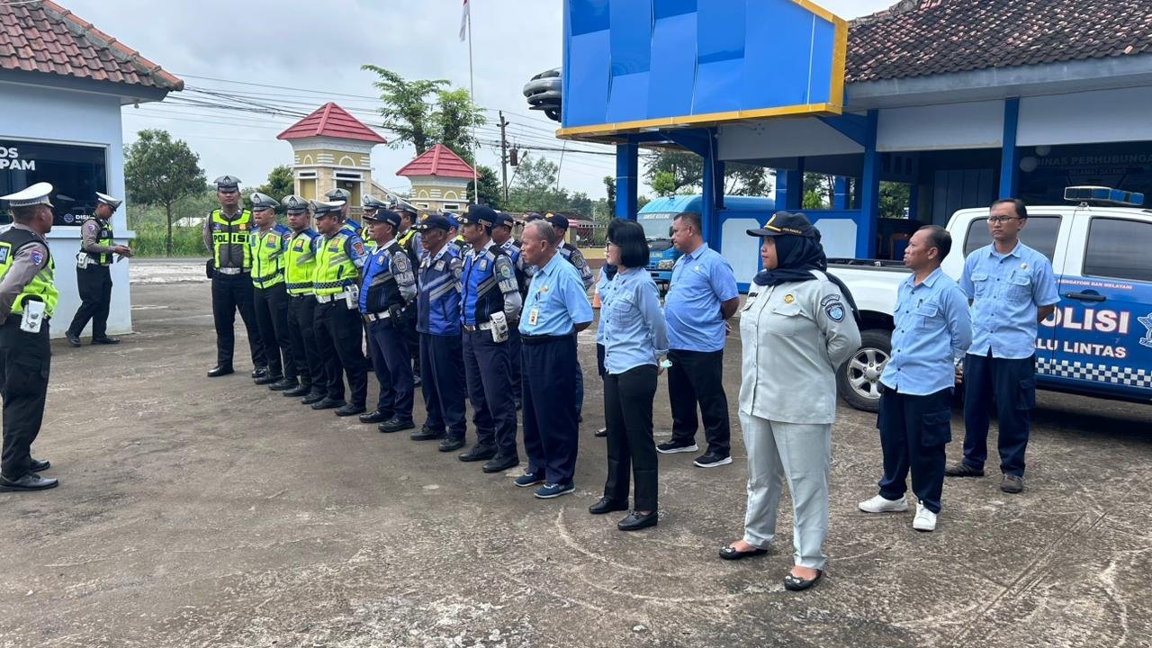 Operasi Gabungan Gunungkidul, Puluhan Kendaraan Ditegur Demi Tingkatkan Kepatuhan Pajak dan SWDKLLJ 