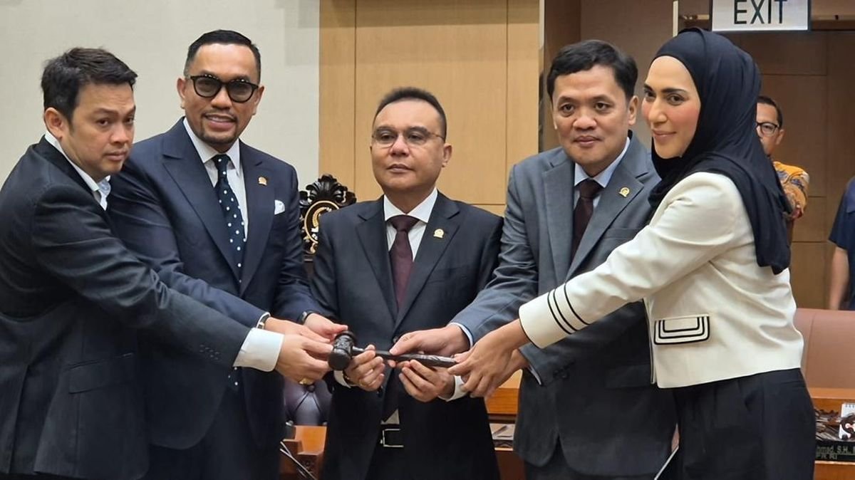 Masa Sanksi Berakhir, Ahmad Sahroni Aktif Lagi di Pimpinan Komisi III DPR