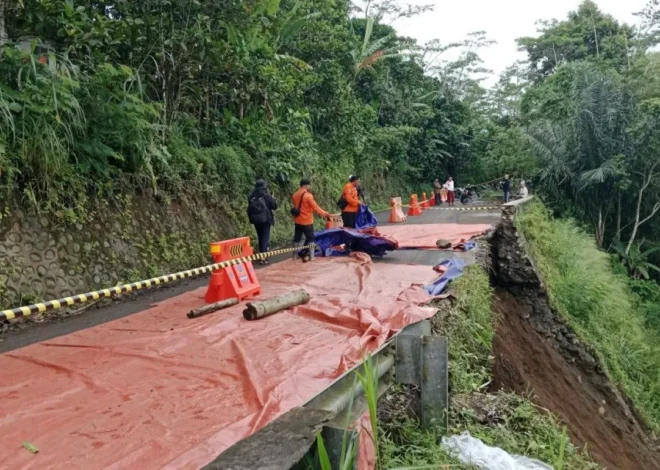 Longsor di Probolinggo, Jalan Desa Segaran Ditutup Total untuk Mobil