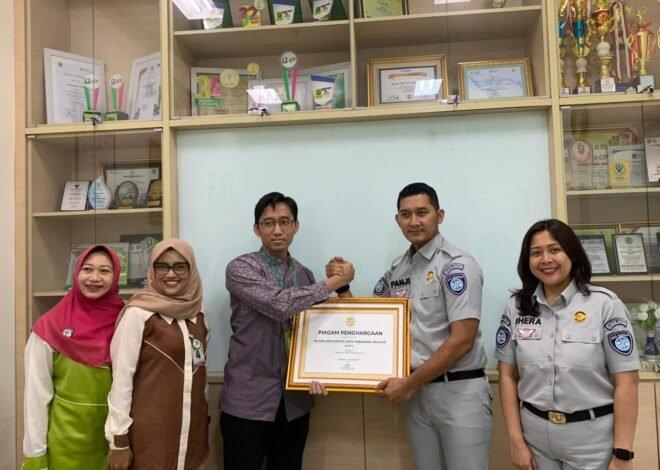 Tanggap Layani Korban Kecelakaan RS Sari Asih Ciputat Raih Penghargaan Quantum Claim Speed Award dari Jasa Raharja