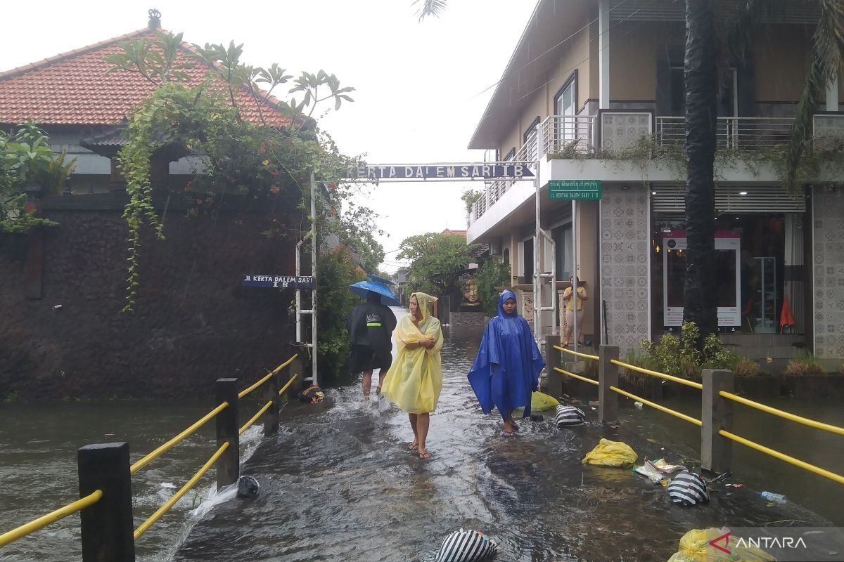 BPBD Bali Ingatkan Warga Waspada Sirene Banjir di Tengah Hujan Angin