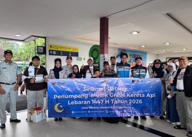 Jasa Raharja Sambut Kedatangan Pemudik di Stasiun Lempuyangan, Pastikan Perjalanan Mudik Aman dan Selamat