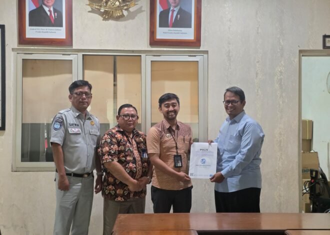 PT Jasa Raharja Serahkan Polis Asuransi Kecelakaan Dini (AKD) kepada Tim Penelusur P3D Wilayah Kabupaten Tasikmalaya