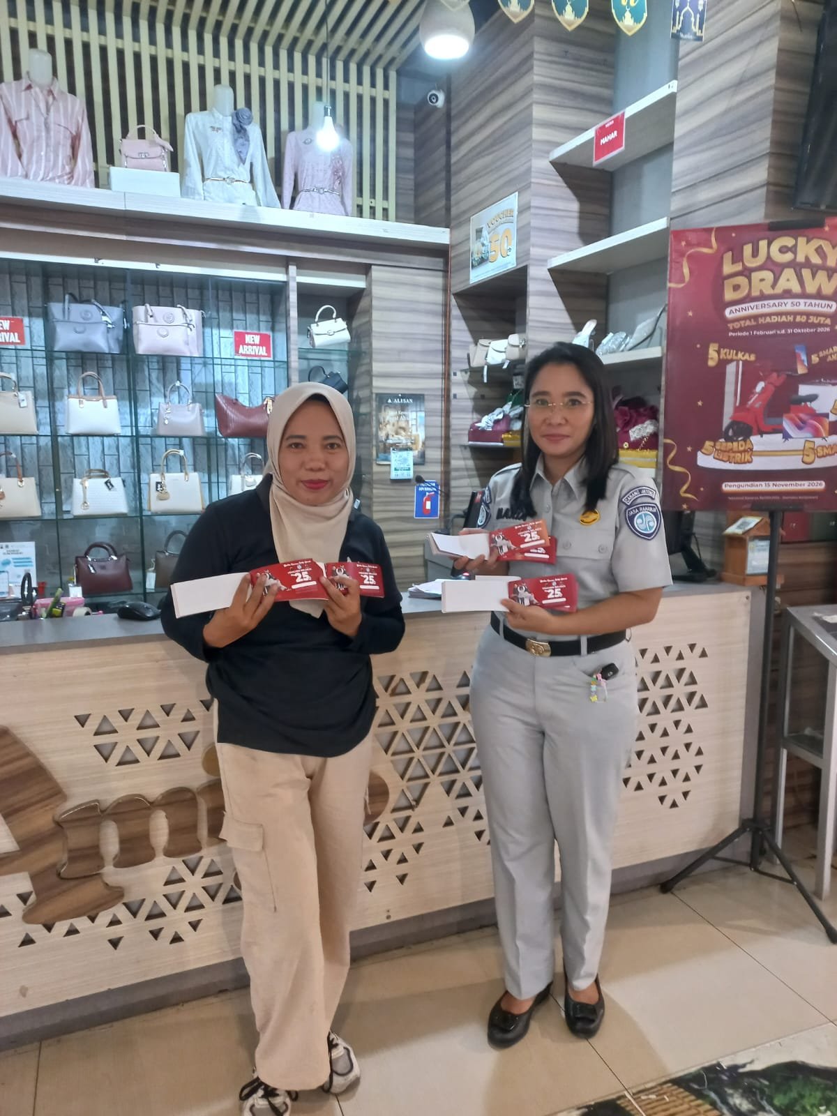 PJ Samsat Sukoharjo Terima Dukungan 500 Voucher Diskon dari Amigo Grup, Dorong Kepatuhan Pajak Kendaraan Bermotor