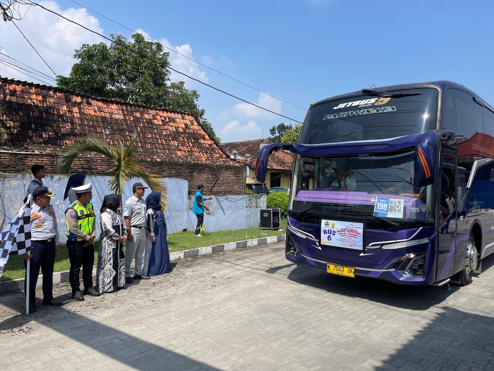 Jasa Raharja dan Stakeholder Lepas 10 Armada Bus Mudik Gratis 2026 di Grobogan