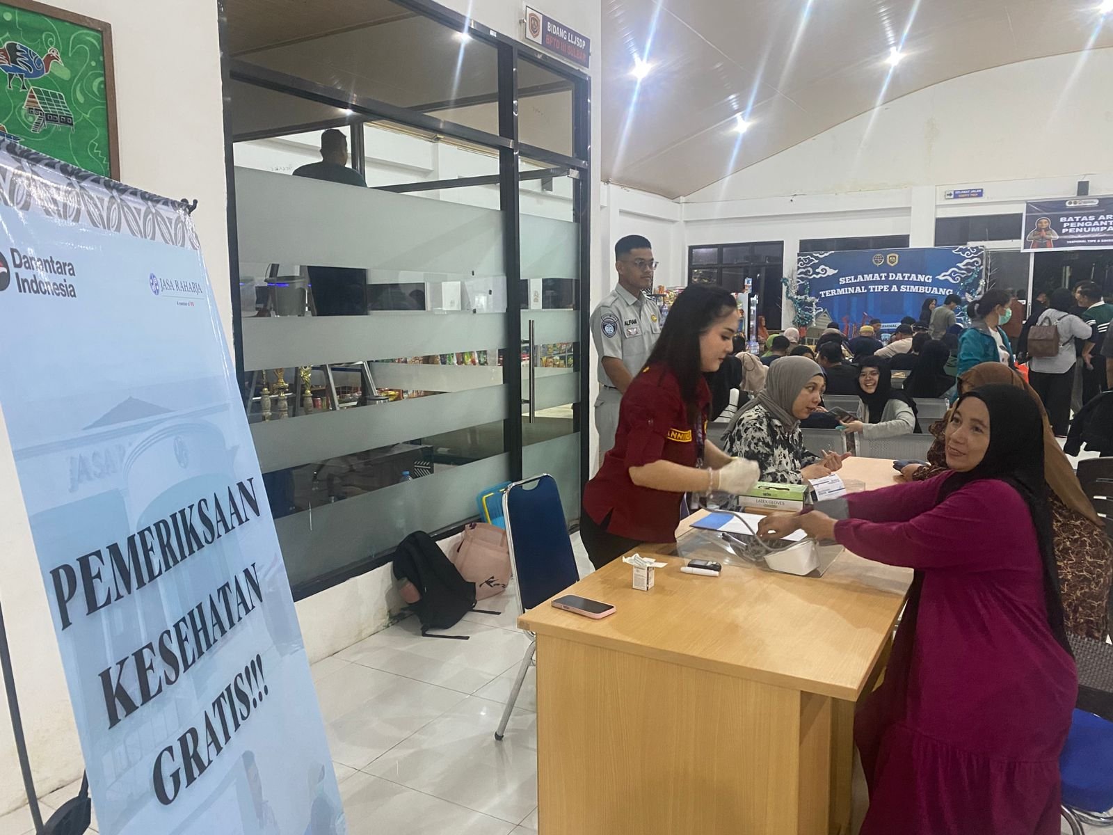 Jasa Raharja Cabang Mamuju Gelar Pemeriksaan Kesehatan Gratis (MUKL) Secara Rutin di Terminal Simbuang Selama Pam Lebaran 2026