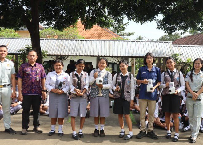 Jasa Raharja Cabang Singaraja Gelar Sosialisasi Kamsel Lantas, PPKL, dan Kesamsatan di SMK Negeri 1 Tejakula