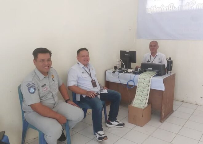 Penanggung Jawab Samsat Ciamis Bersama Kepala P3D Wilayah Kabupaten Ciamis Hadiri Pembukaan Loket Pelayanan Samsat Keliling di Kelurahan Purwadadi