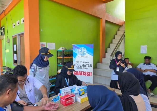 Peduli Kesehatan Pengemudi, Jasa Raharja Karawang Gelar Pengobatan Gratis di PO Alam Jaya
