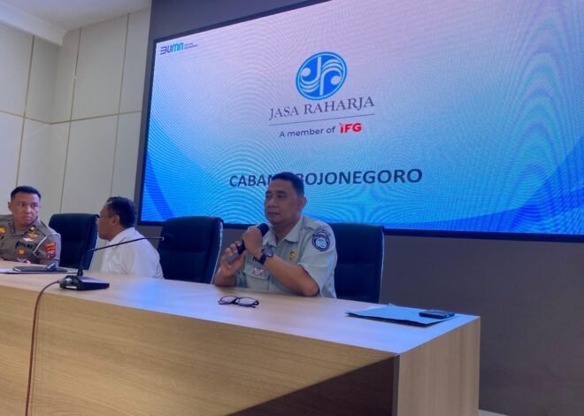 Tingkatkan Keselamatan Di Perlintasan Sebidang, Jasa Raharja Lamongan Dukung Pelatihan Penjaga Perlintasan KA