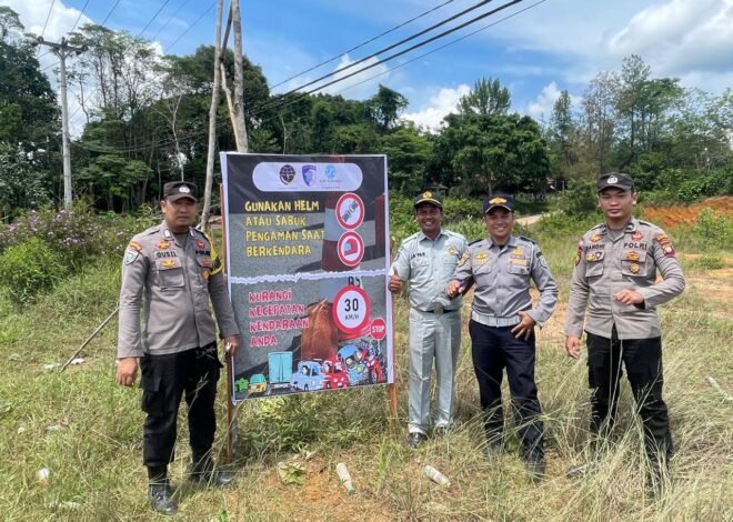 Mendorong Budaya Tertib Berlalu Lintas Melalui Pemasangan Spanduk Himbauan Keselamatan