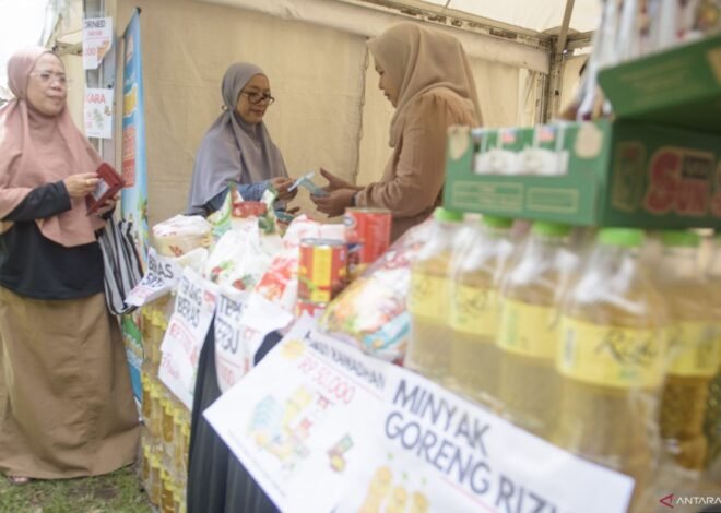 Budi Santoso Pastikan Stok Bapok Aman dan Harga Stabil di Pasar Rakyat