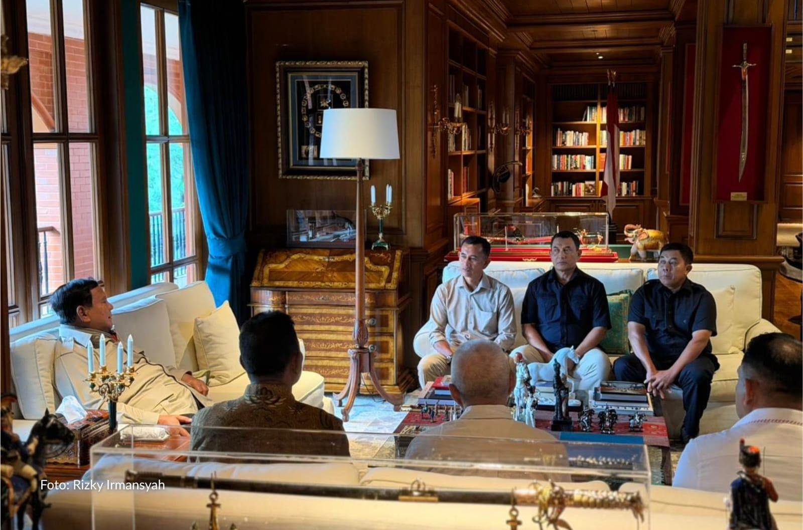 Prabowo Undang Mantan Pengawal dan Ajudan, Perhatikan Pendidikan Anak Prajurit